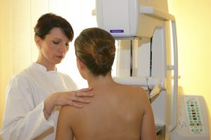 Осмотр у маммолога в Центре планирования семьи и репродукции АИСТ в Томске